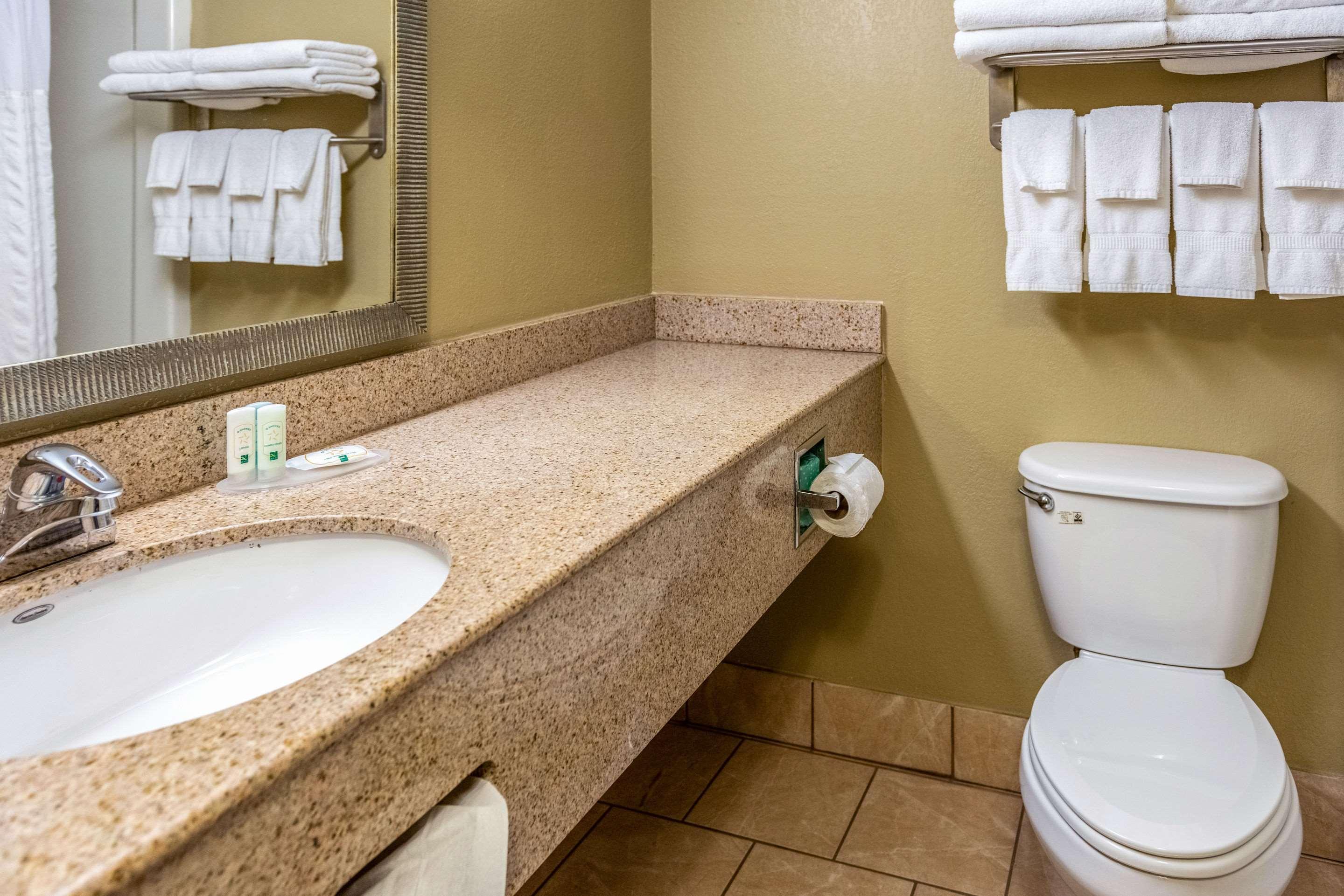 Quality Inn & Suites Seville Kültér fotó