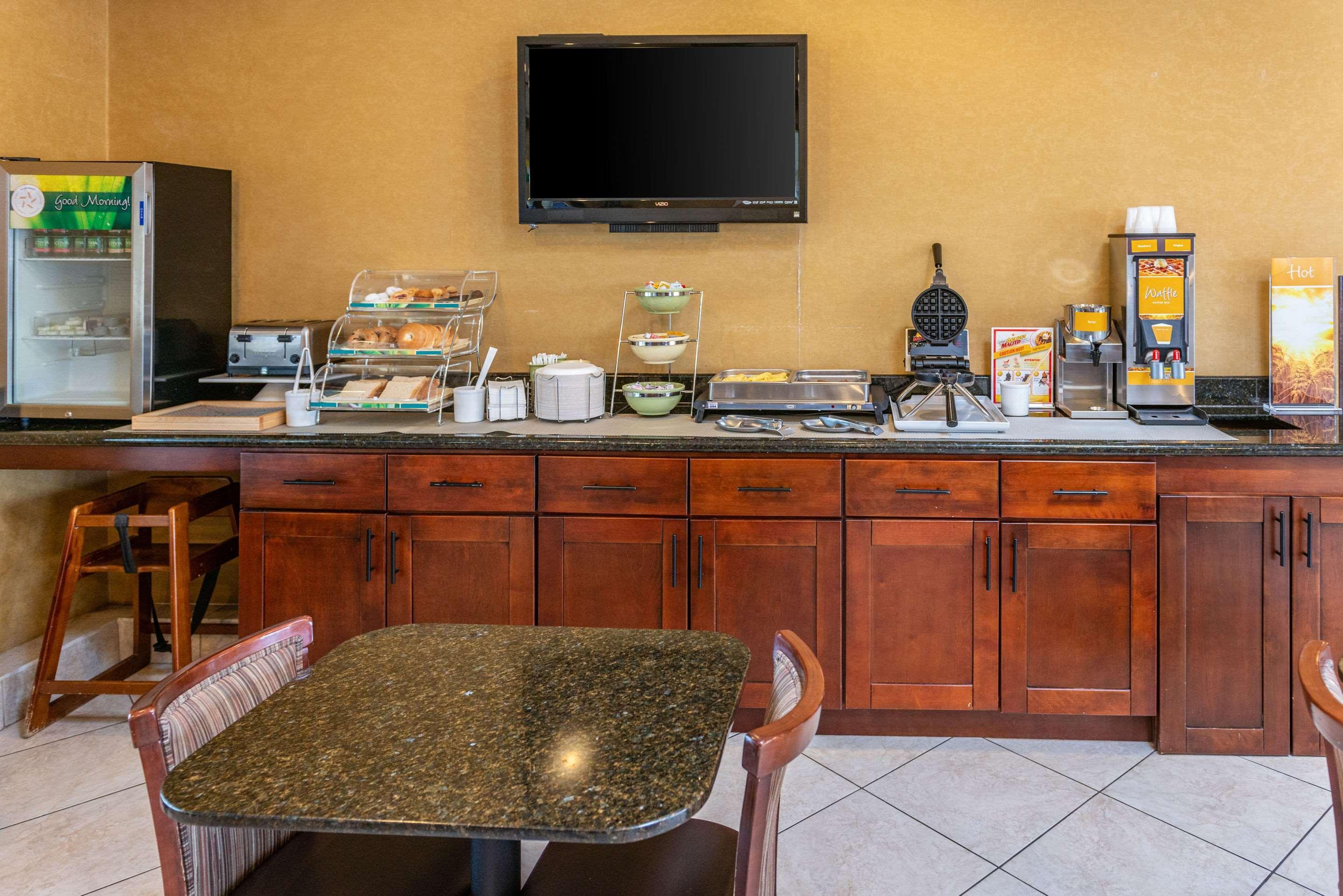 Quality Inn & Suites Seville Kültér fotó