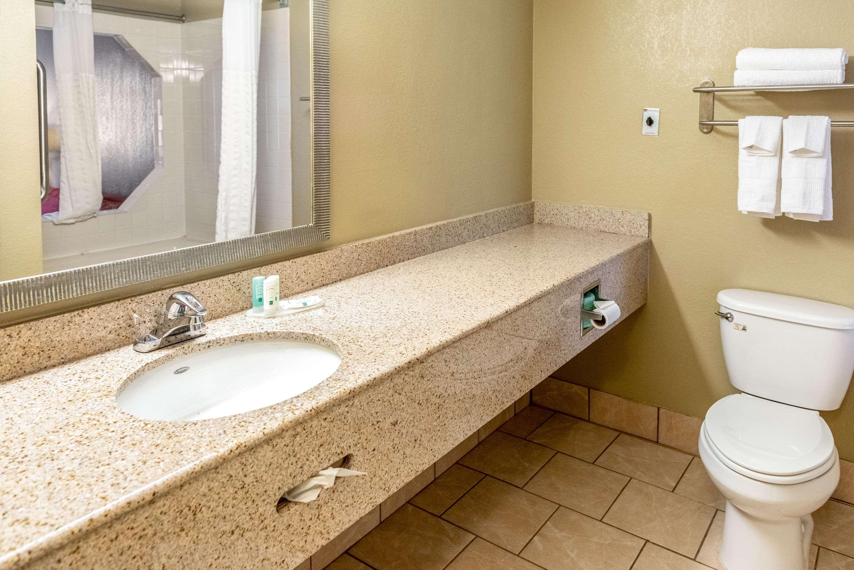 Quality Inn & Suites Seville Kültér fotó