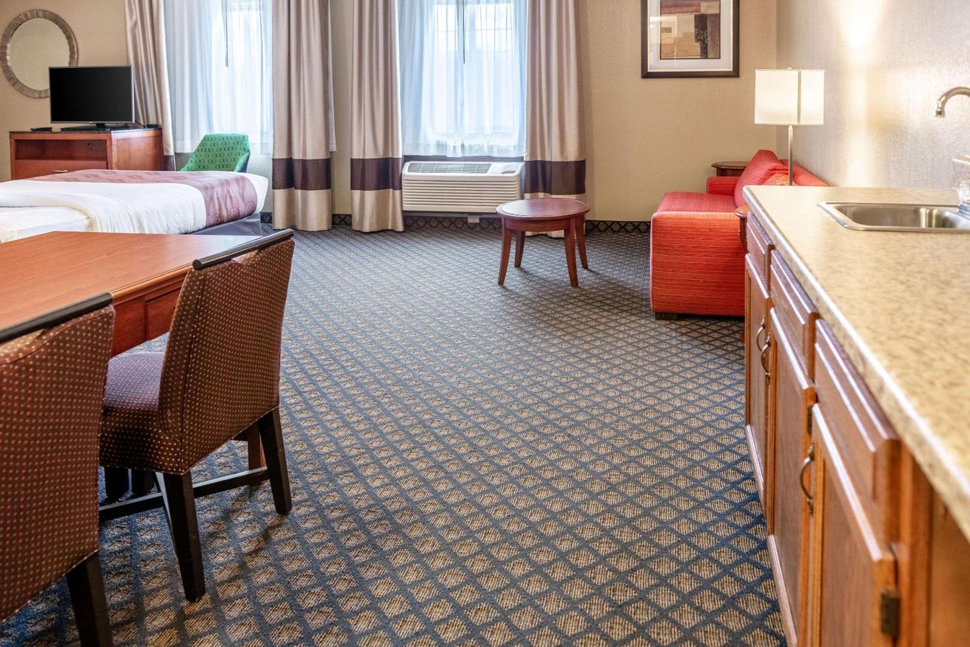 Quality Inn & Suites Seville Kültér fotó